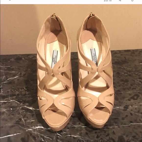 Prada - Picture 1 of 5